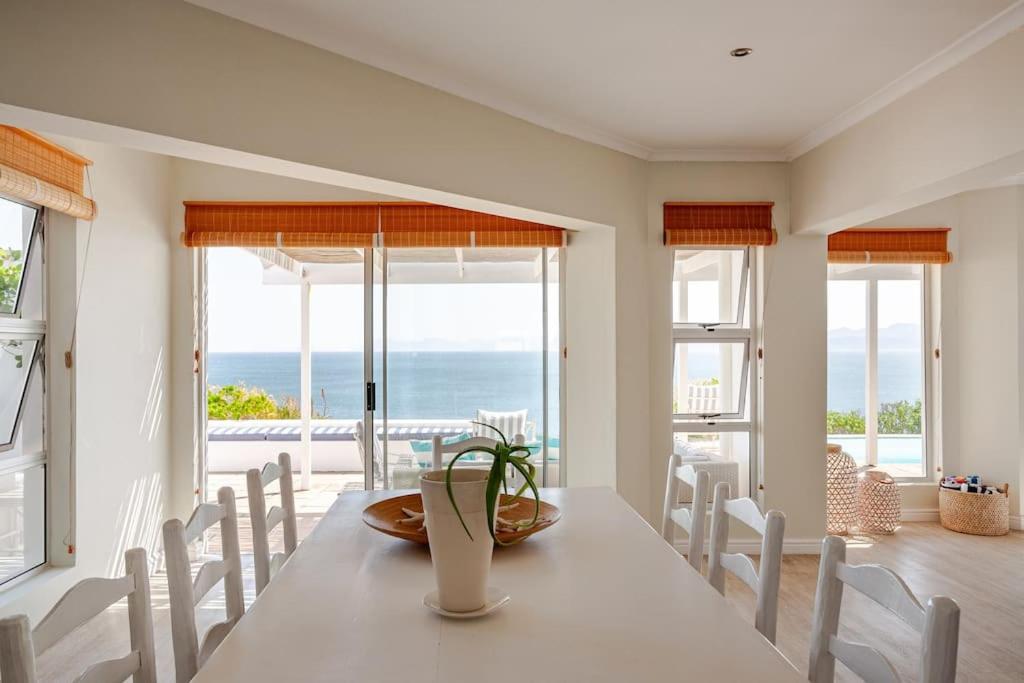 La Petite Baleine Oceanfront Luxury Villa ดิ เคลเดอร์ส ภายนอก รูปภาพ