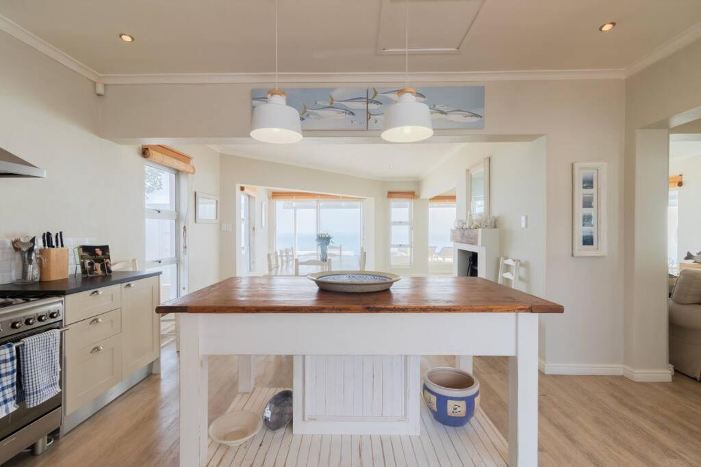 La Petite Baleine Oceanfront Luxury Villa ดิ เคลเดอร์ส ภายนอก รูปภาพ