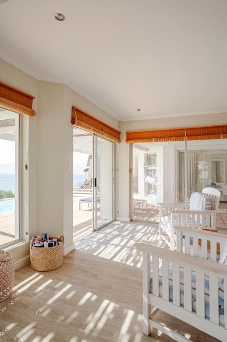 La Petite Baleine Oceanfront Luxury Villa ดิ เคลเดอร์ส ภายนอก รูปภาพ