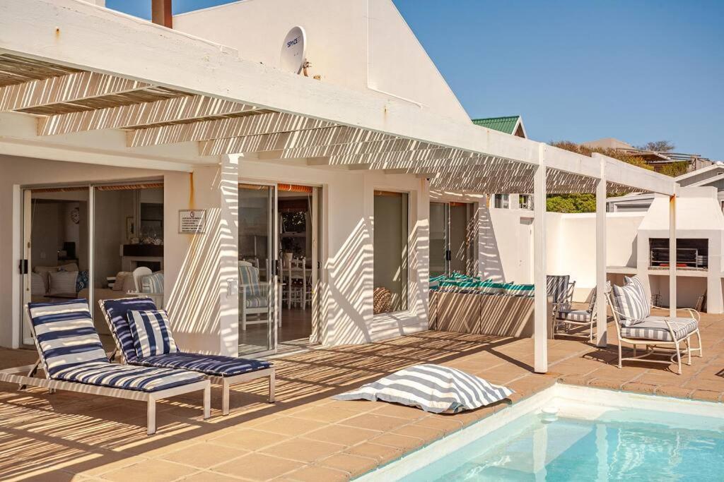 La Petite Baleine Oceanfront Luxury Villa ดิ เคลเดอร์ส ภายนอก รูปภาพ