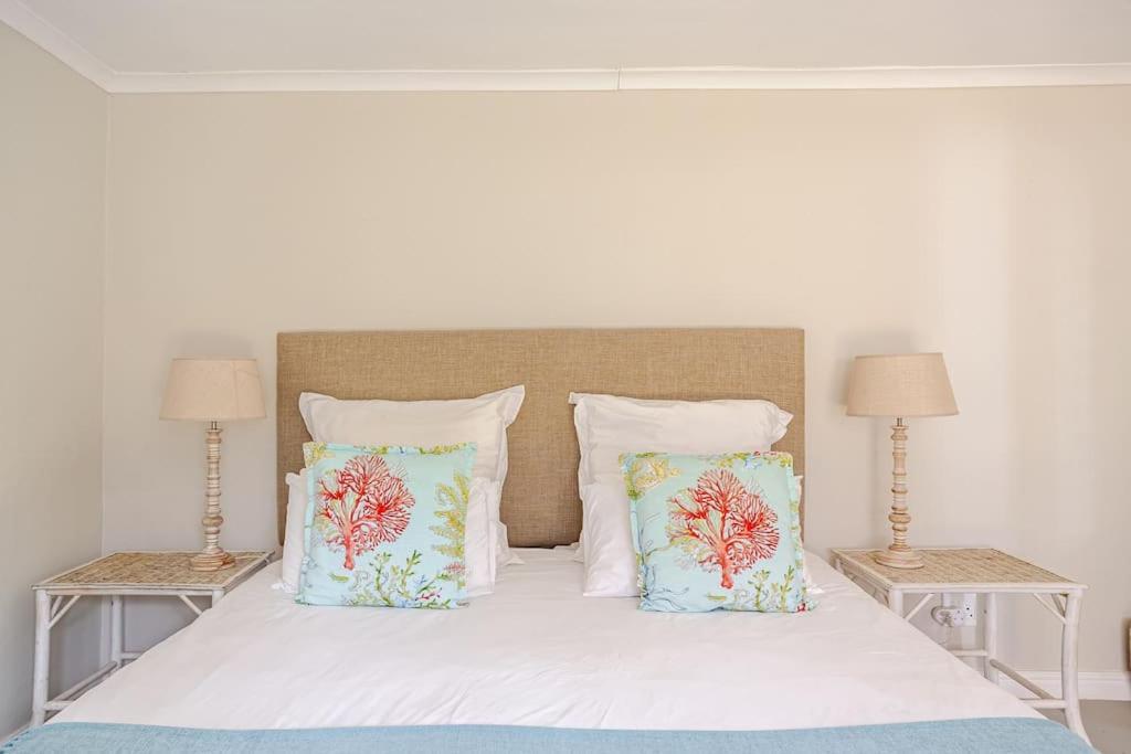 La Petite Baleine Oceanfront Luxury Villa ดิ เคลเดอร์ส ภายนอก รูปภาพ