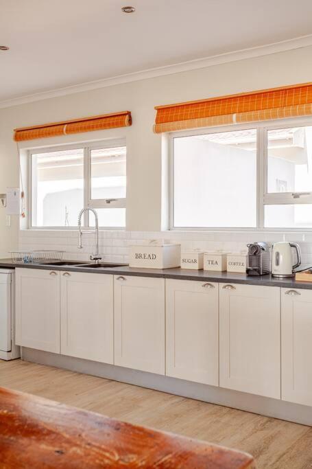 La Petite Baleine Oceanfront Luxury Villa ดิ เคลเดอร์ส ภายนอก รูปภาพ