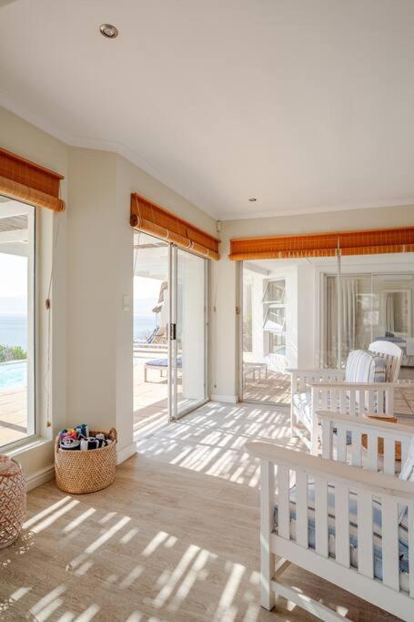 La Petite Baleine Oceanfront Luxury Villa ดิ เคลเดอร์ส ภายนอก รูปภาพ