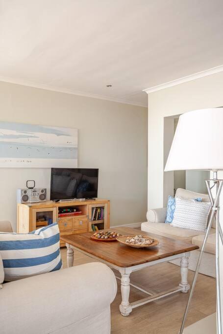 La Petite Baleine Oceanfront Luxury Villa ดิ เคลเดอร์ส ภายนอก รูปภาพ