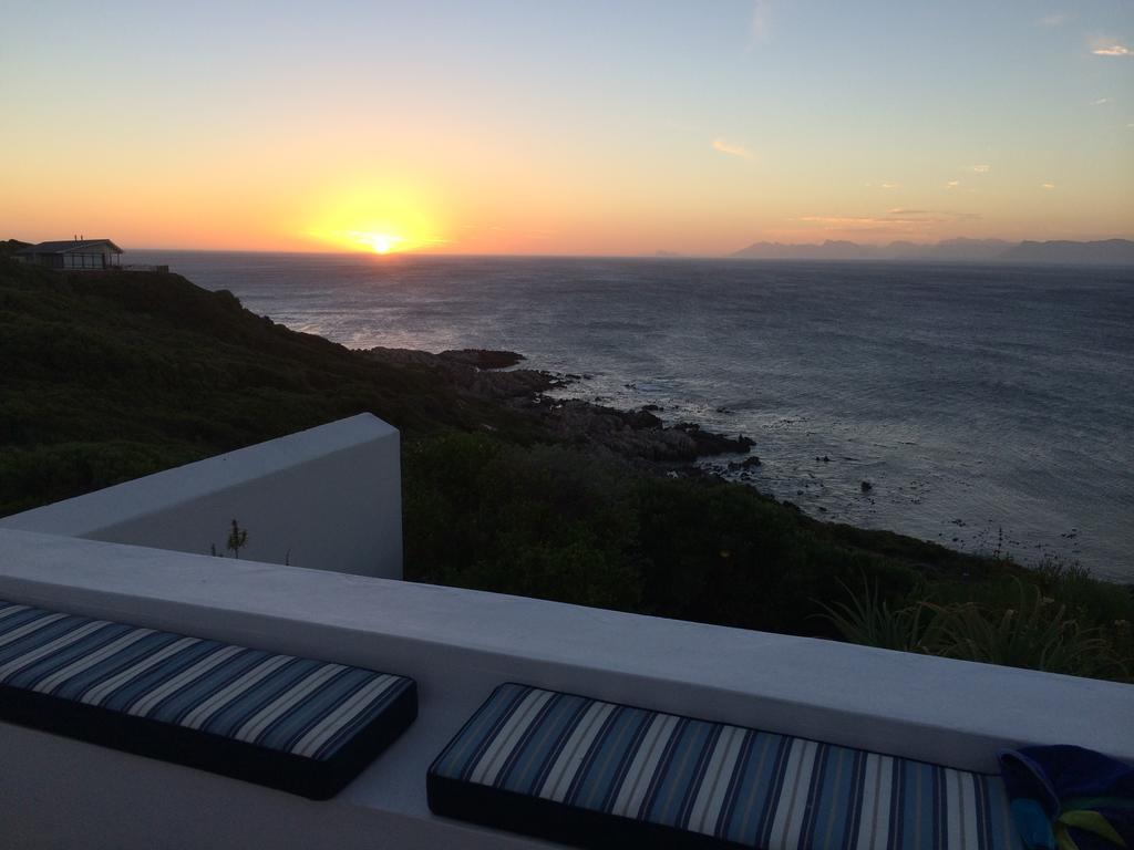 La Petite Baleine Oceanfront Luxury Villa ดิ เคลเดอร์ส ภายนอก รูปภาพ