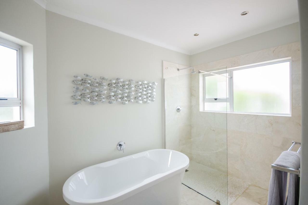 La Petite Baleine Oceanfront Luxury Villa ดิ เคลเดอร์ส ภายนอก รูปภาพ